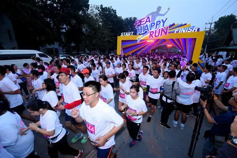 บอย – หยาด – น้ำฝน – รอน นำทัพวิ่งการกุศล PEA HAPPY RUN อยุธยา สุดคึกคัก นักวิ่งเข้าร่วมกว่า 3,000 คน