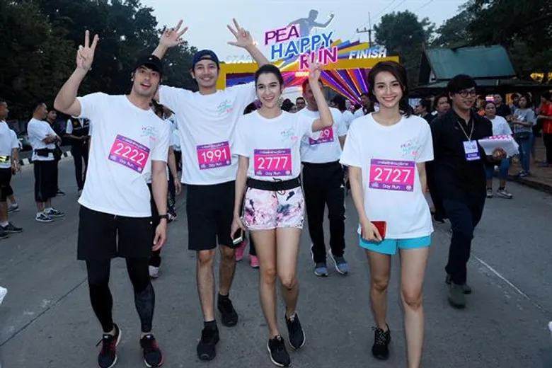 บอย – หยาด – น้ำฝน – รอน นำทัพวิ่งการกุศล PEA HAPPY RUN อยุธยา สุดคึกคัก นักวิ่งเข้าร่วมกว่า 3,000 คน