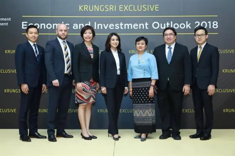กนกวรรณ ศุภนันตฤกษ์ (กลาง) ผู้ช่วยกรรมการ...