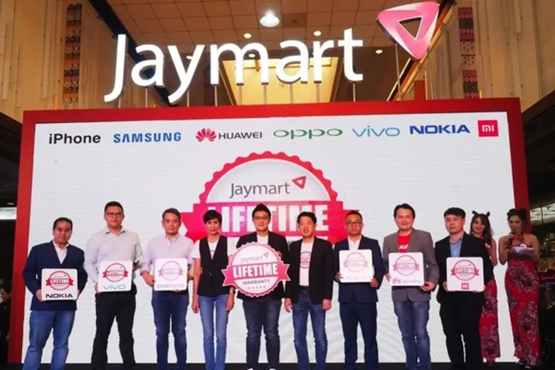 นายดุสิต สุขุมวิทยา (กลาง) ประธานเจ้าหน้า...
