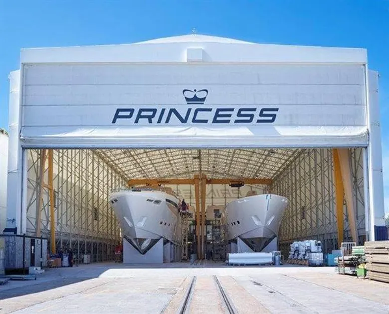 โบ๊ทลากูนยอช์ตติ้ง เปิดตัวเรือยอช์ตลักชัวรี Princess 62 รุ่นใหม่ล่าสุด ลำแรกของภูมิภาคเอเชียตะวันออกเฉียงใต้ การผสมผสานอย่างลงตัวระหว่างเทคโนโลยีล่าสุดกับดีไซน์ที่พิถีพิถัน ทำให้พื้นที่ภายในเรือกว้างขวางเหมือนกับเรือยอช์ตขนาดใหญ่