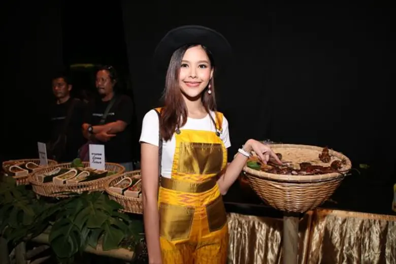 ทำเอาเซ็นทรัลเวิลด์คึกคัก ม่วนคักอีหลี เม...