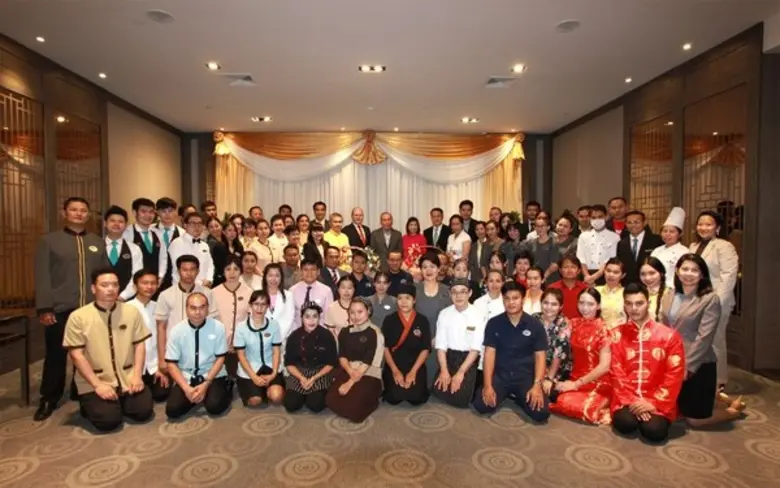 มร. บรูโน รอทส์เชลด์ ผู้จัดการทั่วไป โรงแรมสวิสโฮเต...