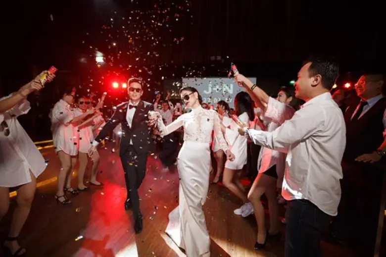 โรงแรมเลอ เมอริเดียน กรุงเทพ นำเสนอห้องจั...