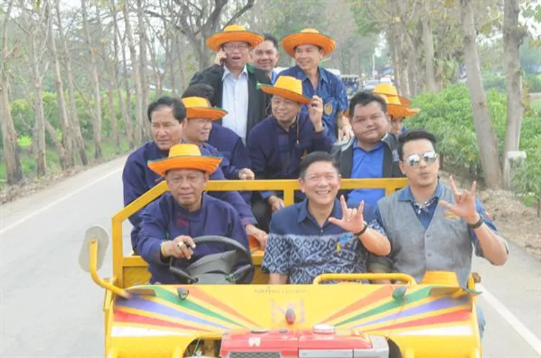 กระทรวงเกษตรฯ จัดงานฟิวเดย์ และบริการการเกษตรเพื่อเริ่มต้นฤดูกาลผลิตใหม่ ปี 2561 “เพื่อถ่ายทอดความรู้แบบเห็นของจริง” ณ ศพก. อ.ศรีนคร จ.สุโขทัย