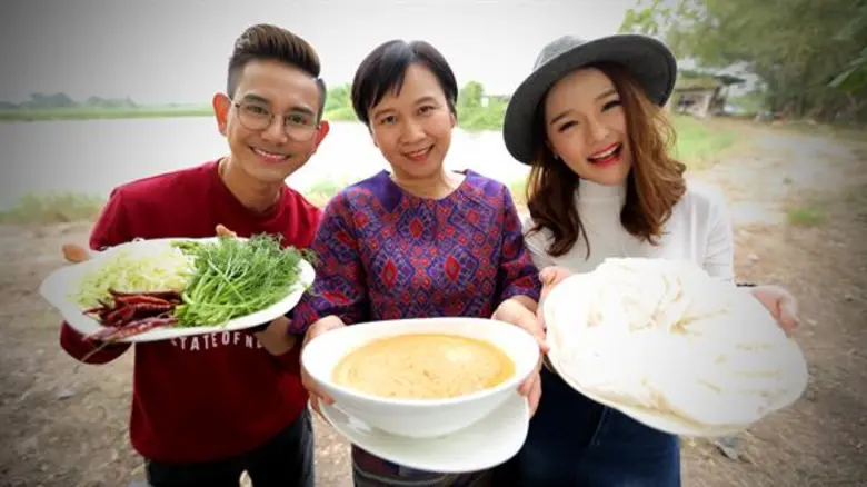 รายการ "ครัวลั่นทุ่ง" ทาง ช่อง 8 เข้มทุกเ...