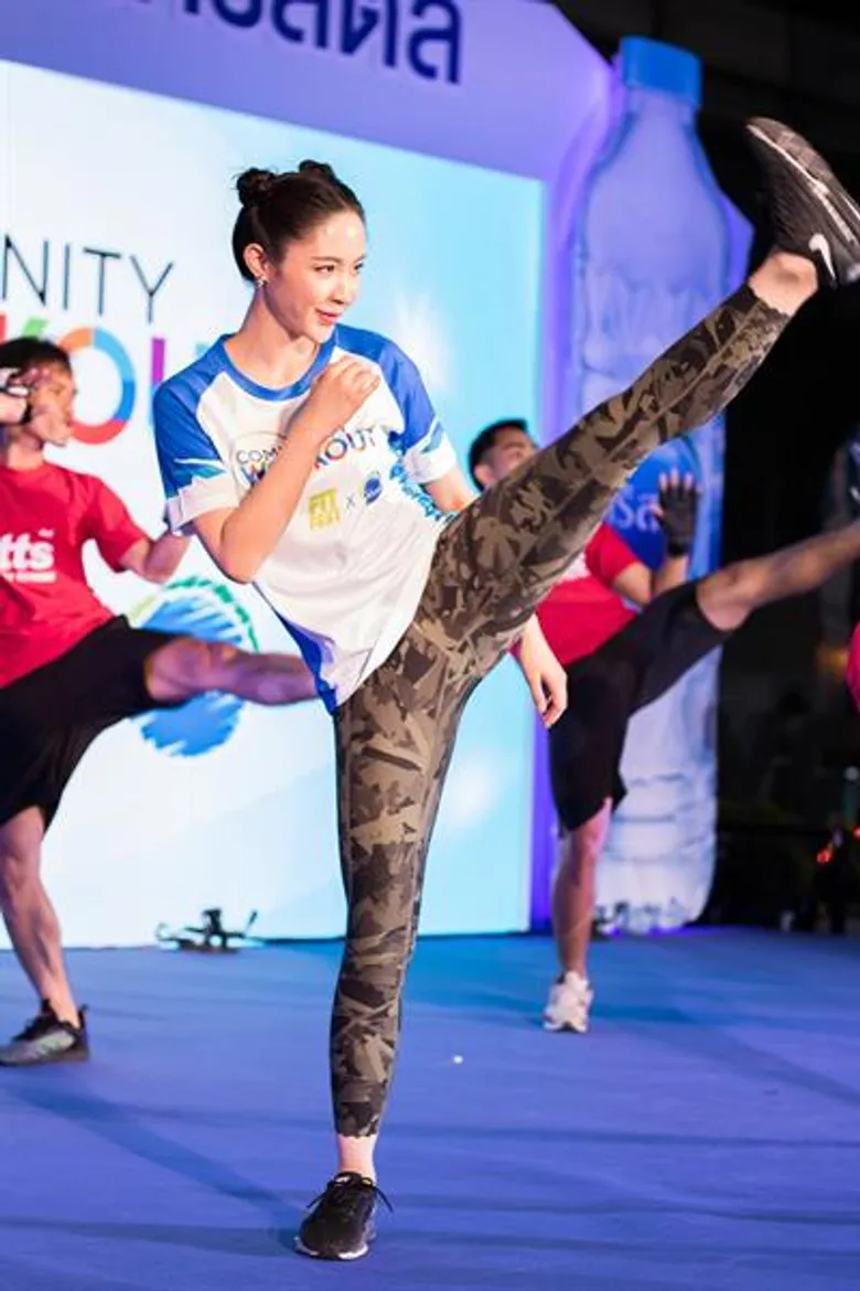 Jetts 24 hour fitness นำทีมเทนเนอร์ โชว์พลังความฟิต "บอดี้ คอมแบต" โดย วู้ดดี้ และน้ำชา-ชีรณัฐ ร่วมทีม ครั้งแรกใจกลางกรุง