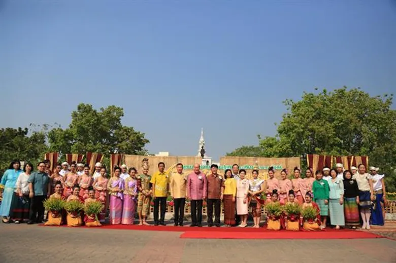 วธ.ร่วมเปิดโครงการบริการวิชาการแก่สังคม อุทยานแห่งการเรียนรู้เทิดพระเกียรติราชวงศ์จักรี "เย็นศิระใต้ร่มพระบารมี” ณ มหาวิทยาลัยสุโขทัยธรรมาธิราช เทิดทูนสถาบัน และสืบทอดศิลปวัฒนธรรม และส่งเสริมให้เกิดสังคมแห่งการเรียนรู้