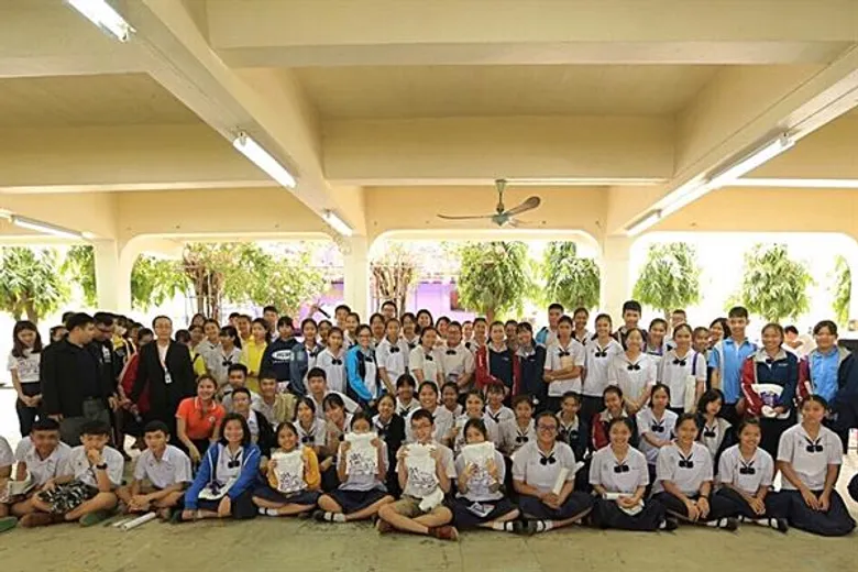 ดาว มยุรีย์ ร่วมให้ความสุข 'ชื่นใจ..คนไทยรู้กฎหมาย’
