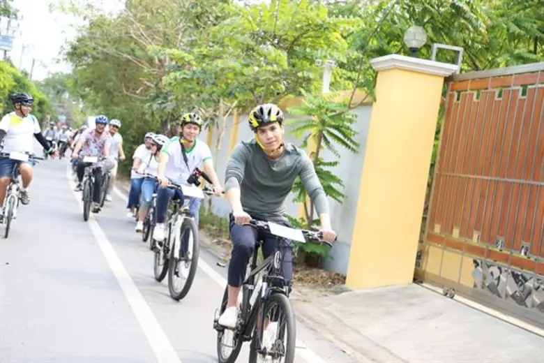 หนุ่มฮอต 'เจษ เจษฎ์พิพัฒ’ ร่วมกิจกรรมรักษ์โลก 'Love Water Love World Season 4’