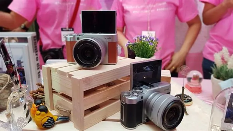 เพาเวอร์บาย จัดโปรเด็ดลดจัดเต็ม Fuji X-A5 เพื่อสายเซลฟี่ ตามกระแสไอดอลเกิร์ล BNK48 พรีเซ็นเตอร์ Fine your wonder side