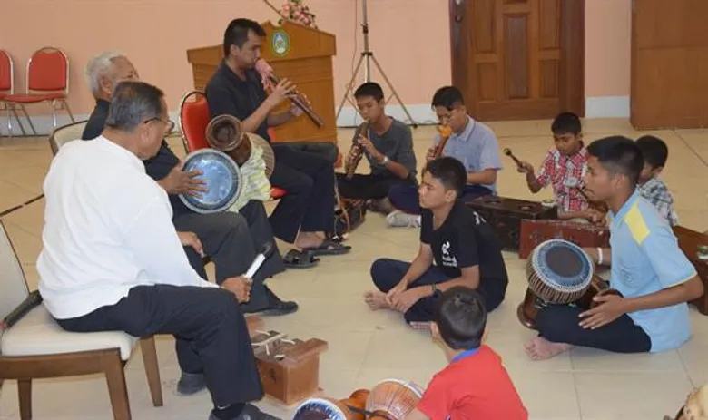 “ควน ทวนยก” ศิลปินแห่งชาติ จัดอบรมต่อยอดดนตรีหนังตะลุงดั้งเดิม ควบฝึกพื้นฐานโนรา