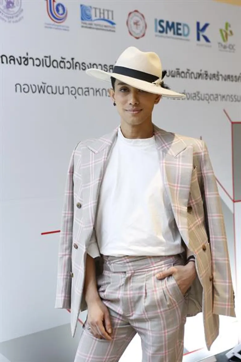 กันตนา กรุ๊ป จับมือ กระทรวงอุตสาหกรรม เปิดโครงการ Thai Designer Academy ปลุกพลังวงการแฟชั่นไทย ปั้นนักออกแบบรุ่นใหม่ พร้อมโชว์ผลงานบนเวที The Face Thailand 4 All-Stars และโกอินเตอร์ศึกษาดูงานแฟชั่นวีคระดับอินเตอร์