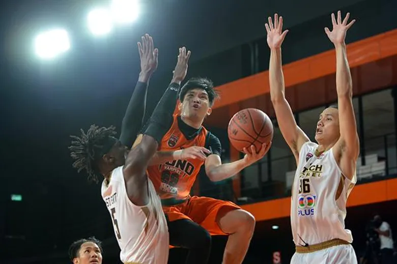 ผลการแข่งขันบาสGSB TBSL2018 ทีมไฮเทคชนะ ทีมโมโนแวมไพร์