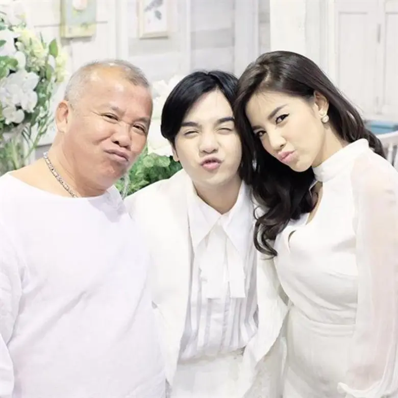 “ใบเตย อาร์สยาม” โต้ปรี๊ดแตกใส่ “น้องชาย” ลั่น ! แค่แซวเล่น โว ! คิวงานยาวถึงสิ้นปี