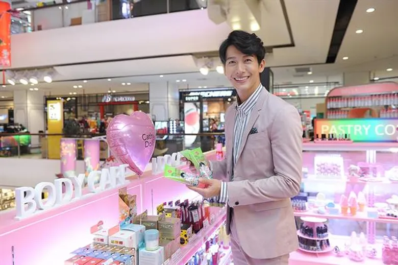 คาร์มาร์ทตอกย้ำความสำเร็จ เปิดช็อป Cathy Doll แห่งแรกของเมืองไทย จัดงาน Grand Opening Cathy Doll MARKET เซ็นทรัลปิ่นเกล้า...พร้อมเหล่าเซเลบร่วมยินดี
