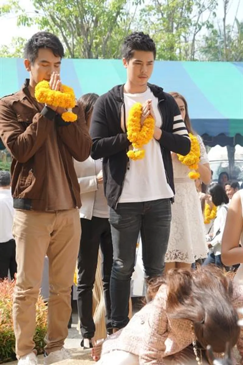 ออน-วุธ จัดพิธีบวงสรวงเปิดกล้องละครสองเรื่องซ้อน อุทัยเทวี+ข้ามสีทันดร เปรี้ยง!!! ที่ช่อง 3