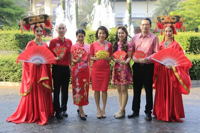 ภาพข่าว: ศูนย์การค้า เดอะ คริสตัล จัดงานฉลองเทศกาลตรุษจีนปีจอ