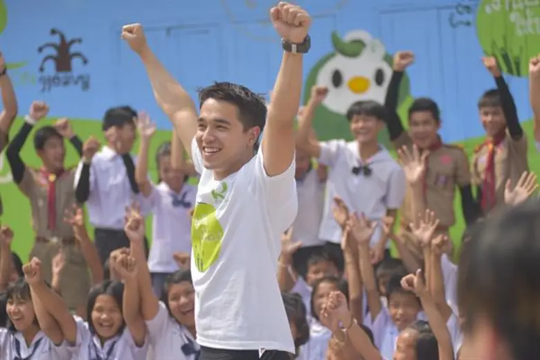อเล็กซ์ เรนเดลล์ เดินทางไกล ตามหาความรักครั้งใหม่ ความรักที่ยิ่งใหญ่ และยั่งยืน กับโครงการ โรบินสันสานฝันให้น้อง ที่ จ.อุดรธานี