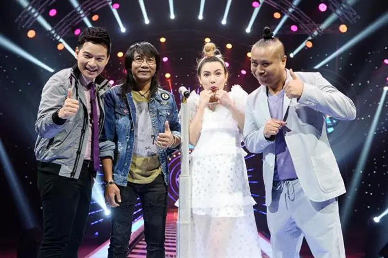รายการ "ร้องแลก แจกเงิน Singer Takes It A...
