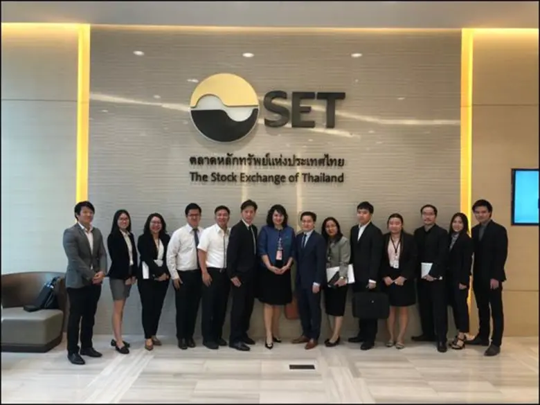 นายสมภพ ศักดิ์พันธ์พนม (ที่ 5 จากซ้าย) ประธานกรรมกา...