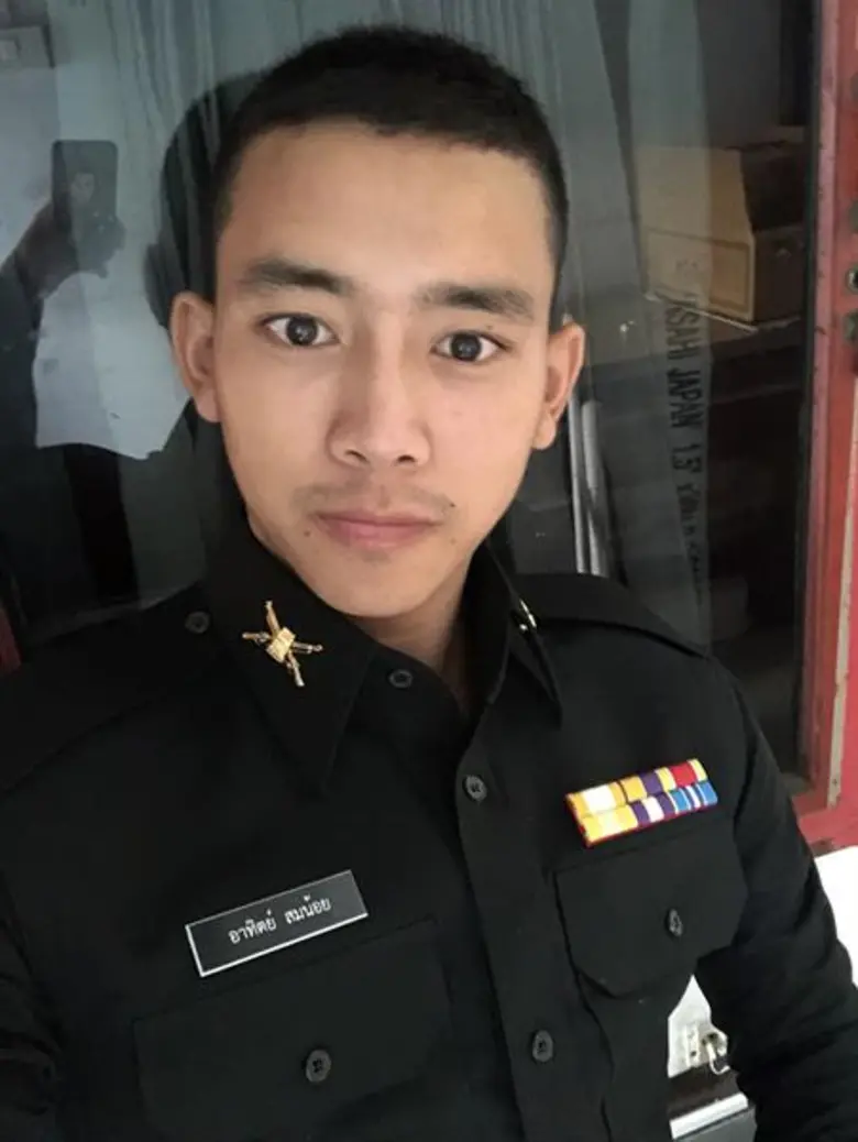 แม้จะหยุดพักงานเพลง เพื่อเข้าประจำการเป็น...