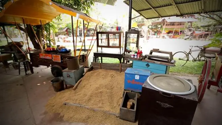 รายการ "ครัวลั่นทุ่ง" ทาง ช่อง 8 เข้มทุกเรื่องราว ส...