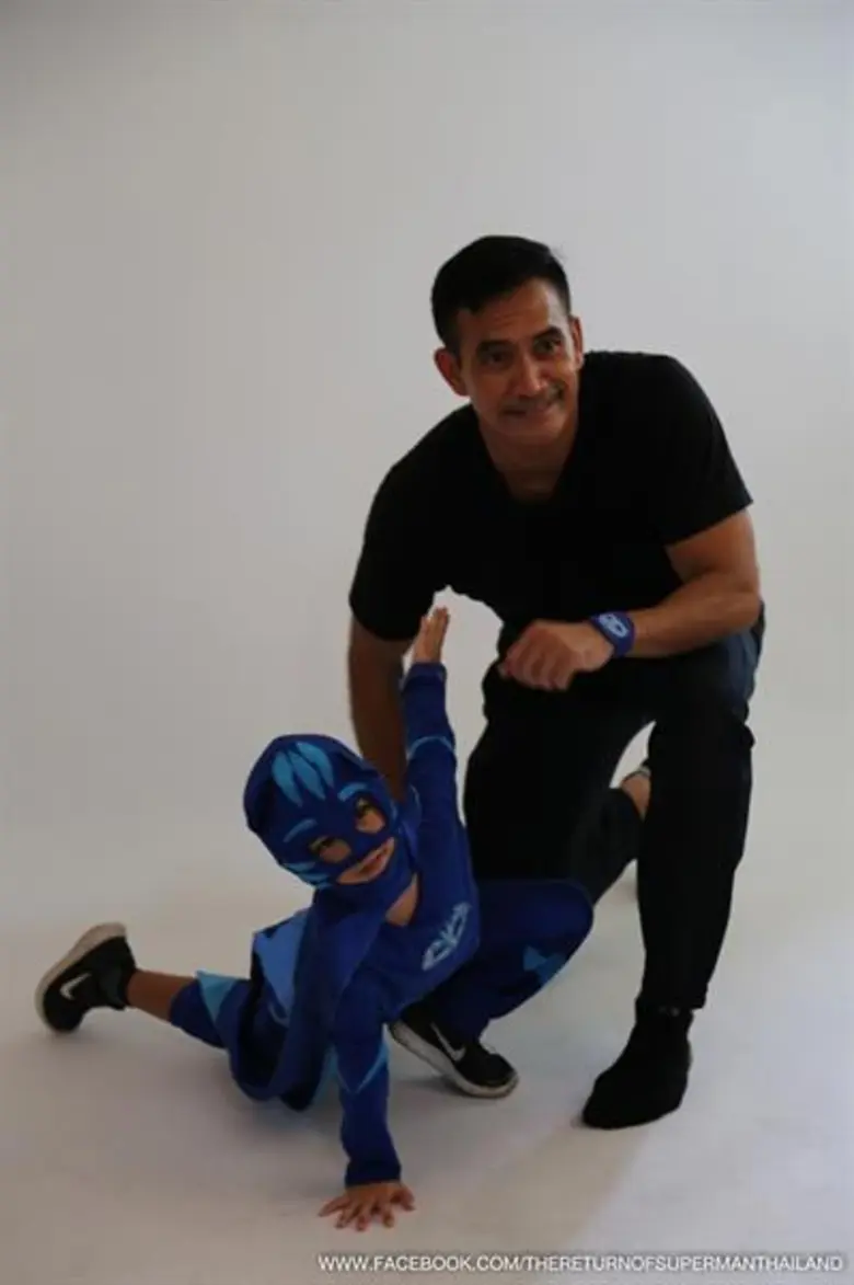 ข่าวซุบซิบ: น้องวิน ลูกผู้พันเบิร์ด ซูเปอร์ฮีโร่ตัวจริง มอบของบริจาคมูลนิธิเด็ก ใน The Return of Superman Thailand 2
