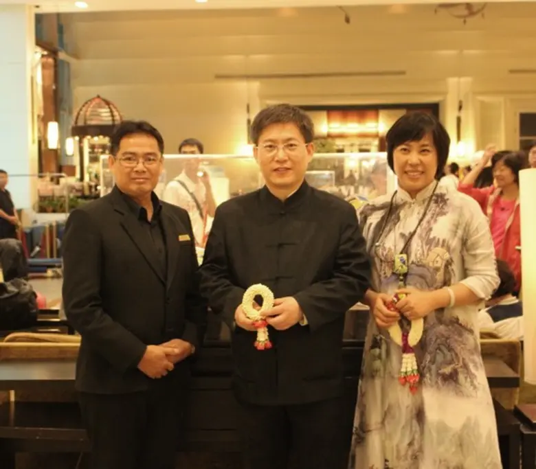 นายมนูญ วุฒิ ผู้จัดการทั่วไปโรงแรมเซ็นทาร...
