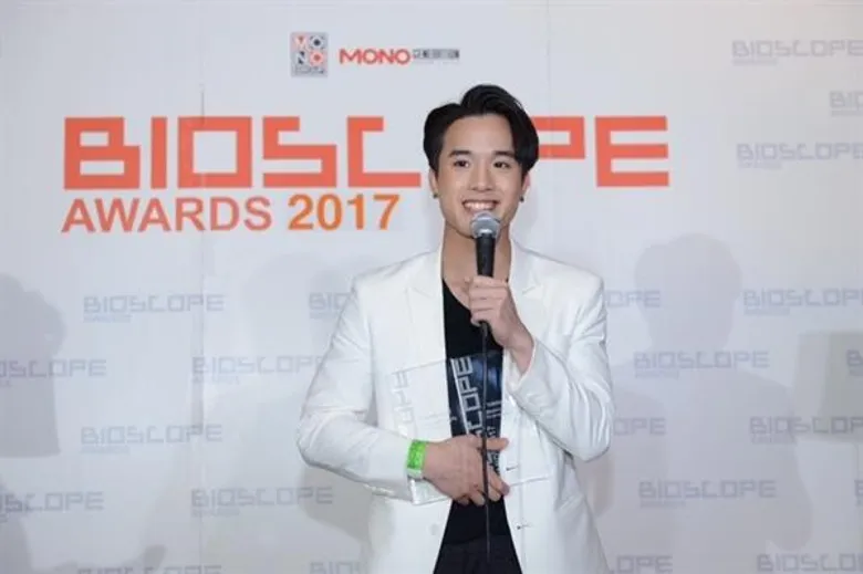“เจมส์-ธีรดนย์” นำทีมคนทำหนังไทย รับรางวัล “BIOSCOPE AWARDS 2017”