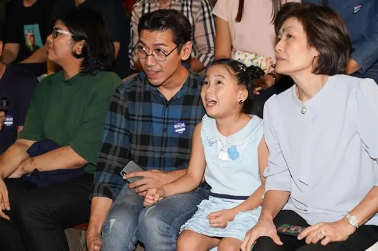 'เฮียบอย’ ดำน้ำ โผล่เซอร์ไพรส์ 'วันใหม่’ ในโชว์ใต้น้ำซีไลฟ์ฯ “Tales of the Sea: มหัศจรรย์เรื่องเล่าจากใต้ทะเลลึก”