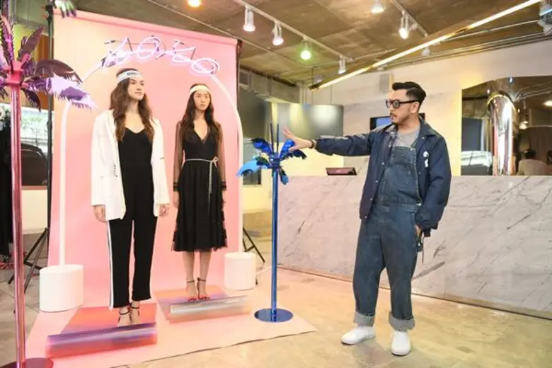 ดีไซเนอร์และผู้ก่อตั้ง แบรนด์เสื้อผ้า Asv...