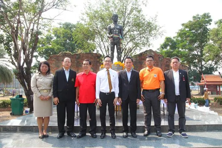 บวงสรวงรูปปั้นนายขนมต้ม เปิดเวทีแห่งศักดิ์ศรี “อะเมซิ่งมวยไทยแชมป์เปี้ยน” ย้อนรำลึกมวยไทยปลดแอกเชลย