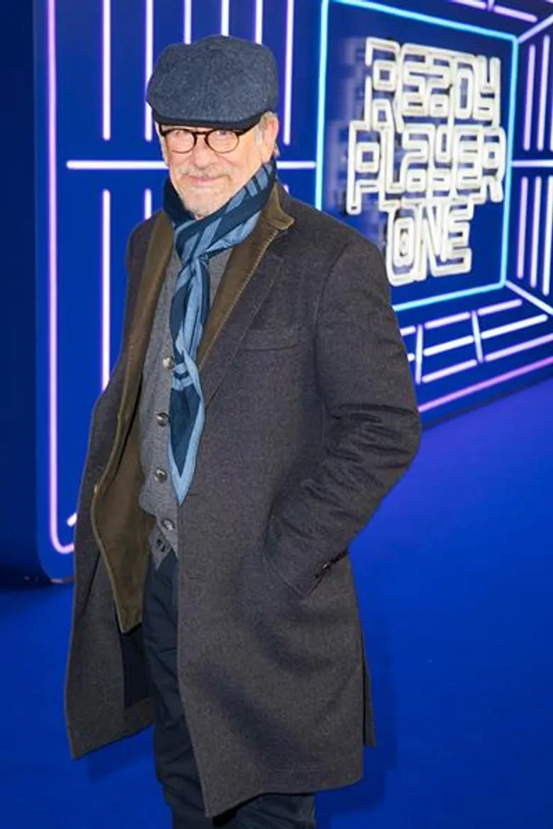 Movie Guide: สตีเว่น สปีลเบิร์ก พร้อมด้วยนักแสดงนำ ร่วมงานเปิดตัวภาพยนตร์ Ready Player One ที่กรุงลอนดอน ประเทศอังกฤษ
