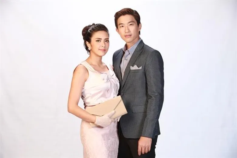 เรื่องย่อ: สกาวเดือน