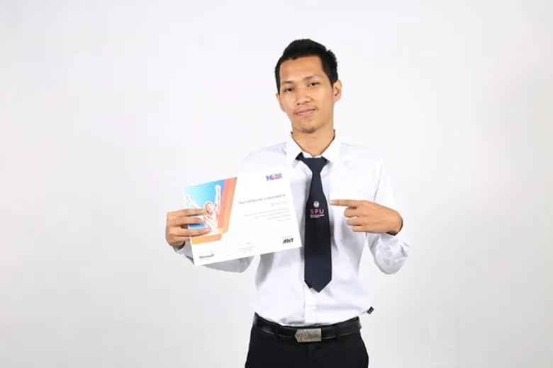 นักศึกษา คณะ ICT ม.ศรีปทุม คว้า 2 รางวัล การแข่งขัน MOS Olympic Thailand Competition 2018