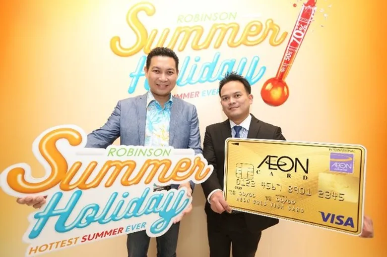 โรบินสัน จุดดีกรีองศาค้าปลีกร้อนรับซัมเมอร์ ที่มาพร้อมโปรโมชั่นสุดฮอต และของรางวัลรวมมูลค่ากว่า 7,000,000 บาท
