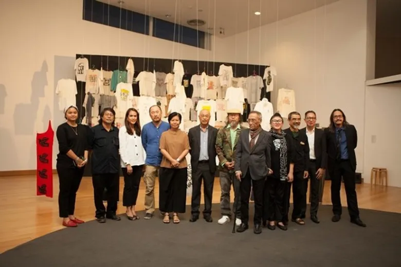 พิธ๊เปิดนิทรรศการ ฉันคือเธอ ของศิลปินวสันต์ สิทธิเขตต์