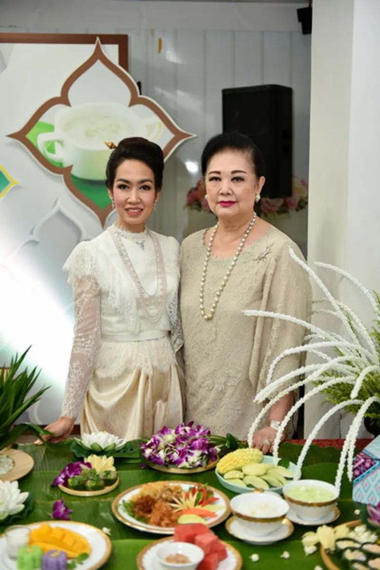 เอส แอนด์ พี ชวน 'ปราง-นุ่น’ ย้อนยุคทำข้าวแช่ “สำรับจริตไทย” สืบสานตำนานอาหารไทยโบราณ หวังเผยแพร่แก่คนรุ่นใหม่