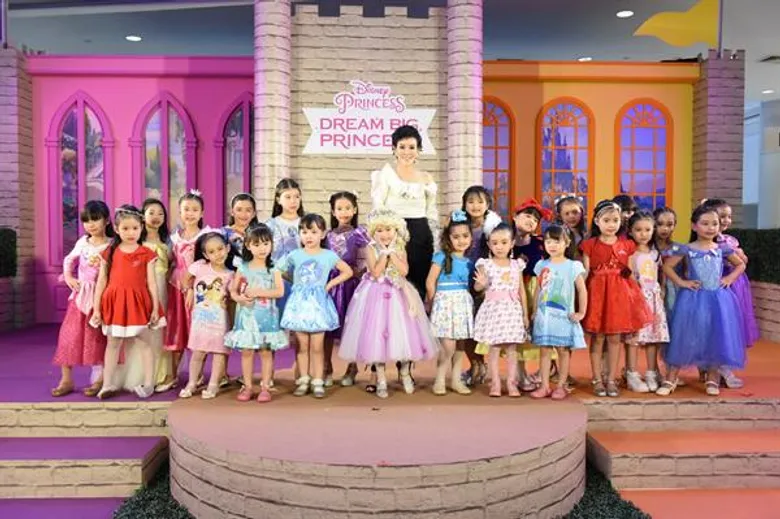 “หนิง – ณิริน” ควงคู่เดินแฟชั่นโชว์สุดหวาน ในธีมเจ้าหญิงดิสนีย์ ภายในงาน “ดรีม บิ๊ก พริ้นเซส”