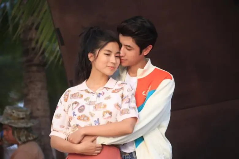 “ก้อย-ปังปอนด์” เขินหนัก!! โชว์ “จูบหวาน” ริมหาดสุดโรแมนติก