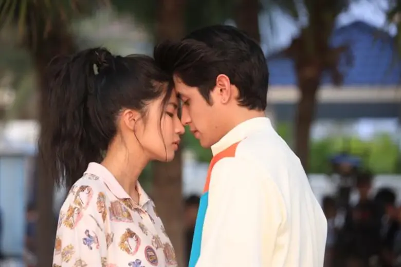 “ก้อย-ปังปอนด์” เขินหนัก!! โชว์ “จูบหวาน” ริมหาดสุดโรแมนติก