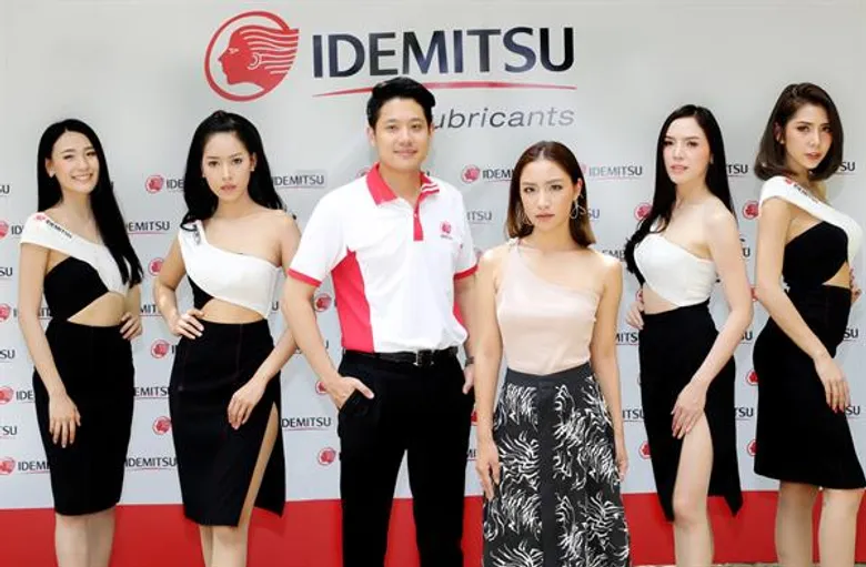 “อิเดมิตสึ” เปิดคอลเลคชั่นสุดเอ็กซ์คลูซีฟ ชวนไทย ดีไซเนอร์มาแรงแห่งแบรนด์ “NICHA” เปิดตัวโฉมใหม่ชุด “Idemitsu Ladies” เรียบโก้ดูดี