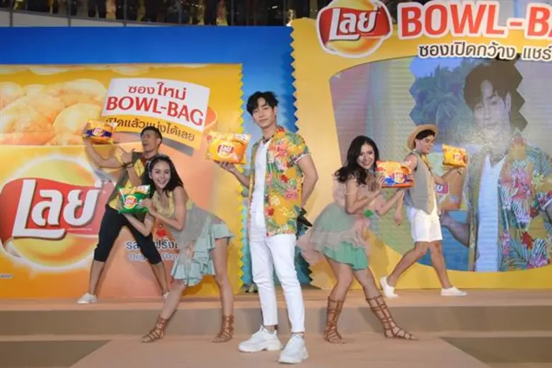 “เลย์” เปิดตัวนวัตกรรมสุดล้ำ “Lay’s Bowl – Bag” ต้อนรับซัมเมอร์ พร้อมคว้า “เป๊ก ผลิตโชค” นั่งแท่นพรีเซ็นเตอร์คนใหม่