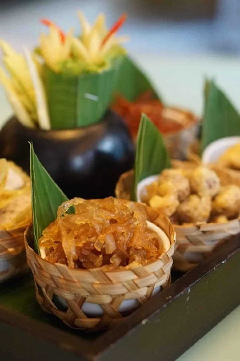 ข้าวแช่คลายร้อนต้อนรับสงกรานต์ ณ ห้องอาหารลิควิดบาร์แอนด์คาเฟ่ โรงแรมศิริ สาทร