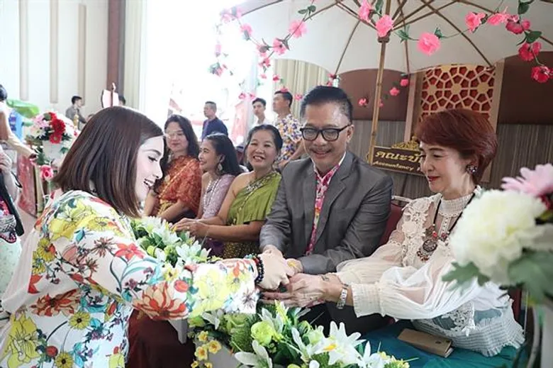 มหาวิทยาลัยกรุงเทพธนบุรี จัดพิธีรดน้ำดำหัว สืบสานประเพณีสงกรานต์