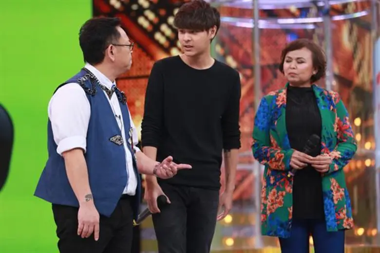ทีวีไกด์: รายการ “กิ๊กดู๋ สงครามเพลงเงาเสียง”  “กิ๊กดู๋ฯ”  ระเบิดศึกสงครามเพลงเงาเสียง!เปิดตัวนักร้องแม่ลูกตระกูล “บุญสูงเนิน” “ทอย-เดอะทอยส์” ปะทะ “นิตยา บุญสูงเนิน”