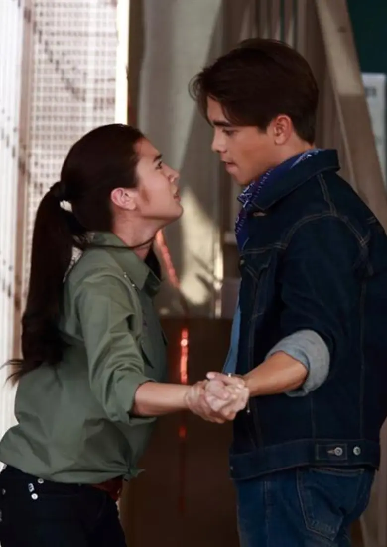 เรื่องย่อ: คมแฝก