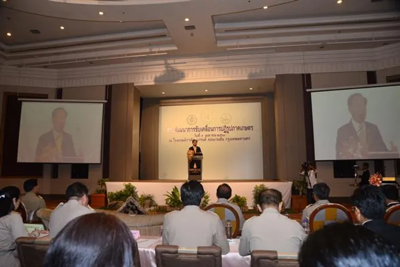 รองนายกฯ “สมคิด” สั่งเร่งเดินหน้าปฏิรูปภาคเกษตรเสริมจุดแข็งเศรษฐกิจประเทศ ย้ำเกษตรกรคือทรัพยากรสำคัญ เจ้าหน้าที่เกษตรต้องเป็นพี่เลี้ยงดึงเกษตรกรหัวก้าวหน้าช่วยพัฒนาเศรษฐกิจชุมชน