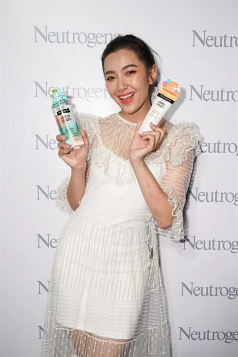 นูโทรจีนา ปฏิวัติวงการคลีนซิ่งแบบเดิมๆ ดึง เบลล่า ราณี แคมเปน แบรนด์แอมบาสเดอร์ เปิดตัวสองผลิตภัณฑ์ใหม่ล่าสุด เพื่อผิวสวยสะอาดล้ำลึก พร้อมเติมเต็มความชุ่มชื้นให้ผิวนุ่มสุดๆ ไม่ตึง ไม่เอี๊ยด